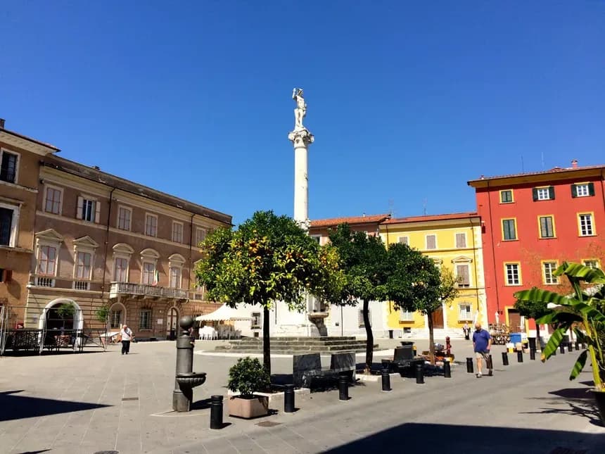 piazza aranci massa